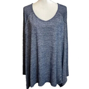 A.n.a plus‎ size sweater/tunic with handkerchief hem on sides.